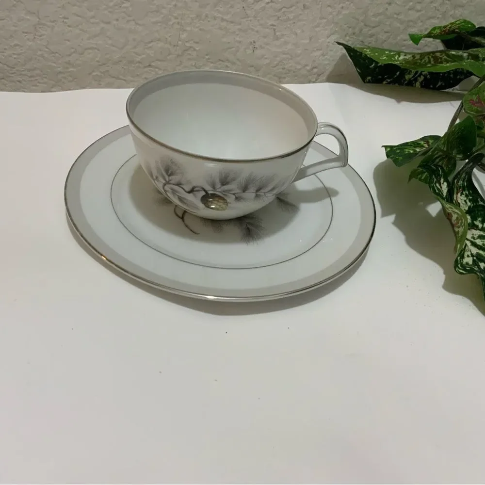 Vintage Kent China “Silver Pine“ Tea Cup & Sauer replacement B2